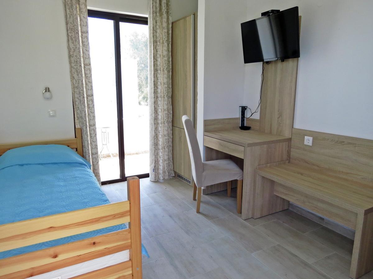 Loukas Beach Rooms Кіотарі Екстер'єр фото