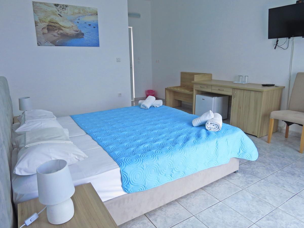 Loukas Beach Rooms Кіотарі Екстер'єр фото